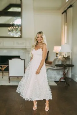 Butterfly Mesh Maxi Dress-Cream 19 Butterfly Mesh Maxi Dress-Cream -thesethreeboutique Sales Shop DSC 0393 82314555 37e1 486e 8811 4366590139b9