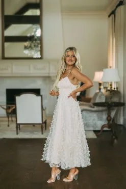 Butterfly Mesh Maxi Dress-Cream 22 Butterfly Mesh Maxi Dress-Cream -thesethreeboutique Sales Shop DSC 0396 12e651db e335 4c27 969b e3cba632e6ea