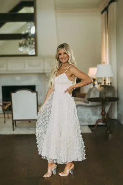 Butterfly Mesh Maxi Dress-Cream 23 Butterfly Mesh Maxi Dress-Cream -thesethreeboutique Sales Shop DSC 0397 2c44fe8d f2cb 48c0 828d 73c9202dff2b