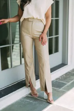 McKinley Sweater Vest- Cream -thesethreeboutique Sales Shop DSC 0414 03998815 a507 4f60 ae5b f0abb0fcbead