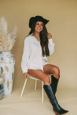 Textured Elastic Shorts- Cream -thesethreeboutique Sales Shop DSC 3168 7099f411 19ba 4deb aa9e 405e580ee8b8