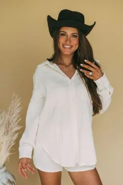 Textured Elastic Shorts- Cream -thesethreeboutique Sales Shop DSC 3185 ba7ba539 314e 47ac 882b 7846fe83a2ee