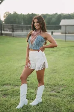 Fringe Detailed Faux Leather Shorts- White -thesethreeboutique Sales Shop DSC 3428 5091b2ce 3a07 42ba b25c 61a7cd225eca