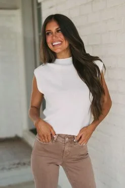 Mid-Rise Cropped Jeans- Vintage Brown -thesethreeboutique Sales Shop DSC 3582 496ca857 3328 4464 a28d f6a047288b75