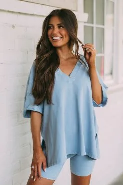 Mineral Washed V-Neck Top-Light Blue