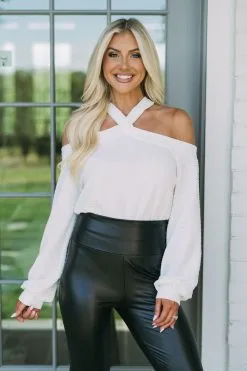 Cold Shoulder Cross Neck Top-White -thesethreeboutique Sales Shop DSC 3812 df23a16c ecfa 4ae1 81a0 a2c9bb1e56da