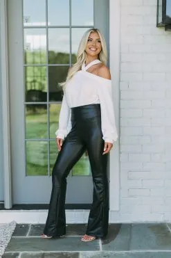 Cold Shoulder Cross Neck Top-White -thesethreeboutique Sales Shop DSC 3815 b9effd6e e167 43f4 8fd6 9fed7fe0f559