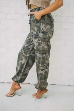 Camo Cargo Pants- Green -thesethreeboutique Sales Shop DSC 4687 47c85831 b6b7 40d8 ab3a 80fb7b666aa2