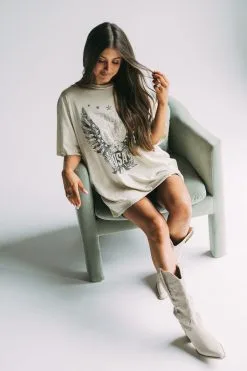 Born Free Mineral Washed Tee- Oatmeal -thesethreeboutique Sales Shop DSC 6167 6d905af2 f14e 491d 8477 4344b6329639