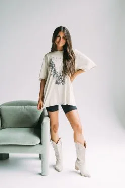 Born Free Mineral Washed Tee- Oatmeal -thesethreeboutique Sales Shop DSC 6173 7dbacc9f 9fdc 40fb 867a b843cc151675