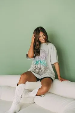 Butterfly Oversized Tee- Sage -thesethreeboutique Sales Shop DSC 6312 e123ae37 b53c 4cb4 84b6 5986c796761b