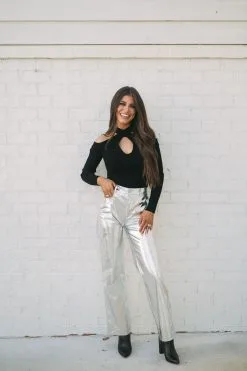 Houston Metallic Pants-Silver -thesethreeboutique Sales Shop DSC 8462 7f930491 6f37 43d1 99e9 9ae02e8f2d28