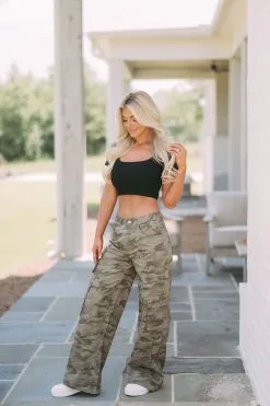 Taite Ribbed Crop Top- Black -thesethreeboutique Sales Shop image cdd5f610 77fb 424b 855e 7ca57199d981